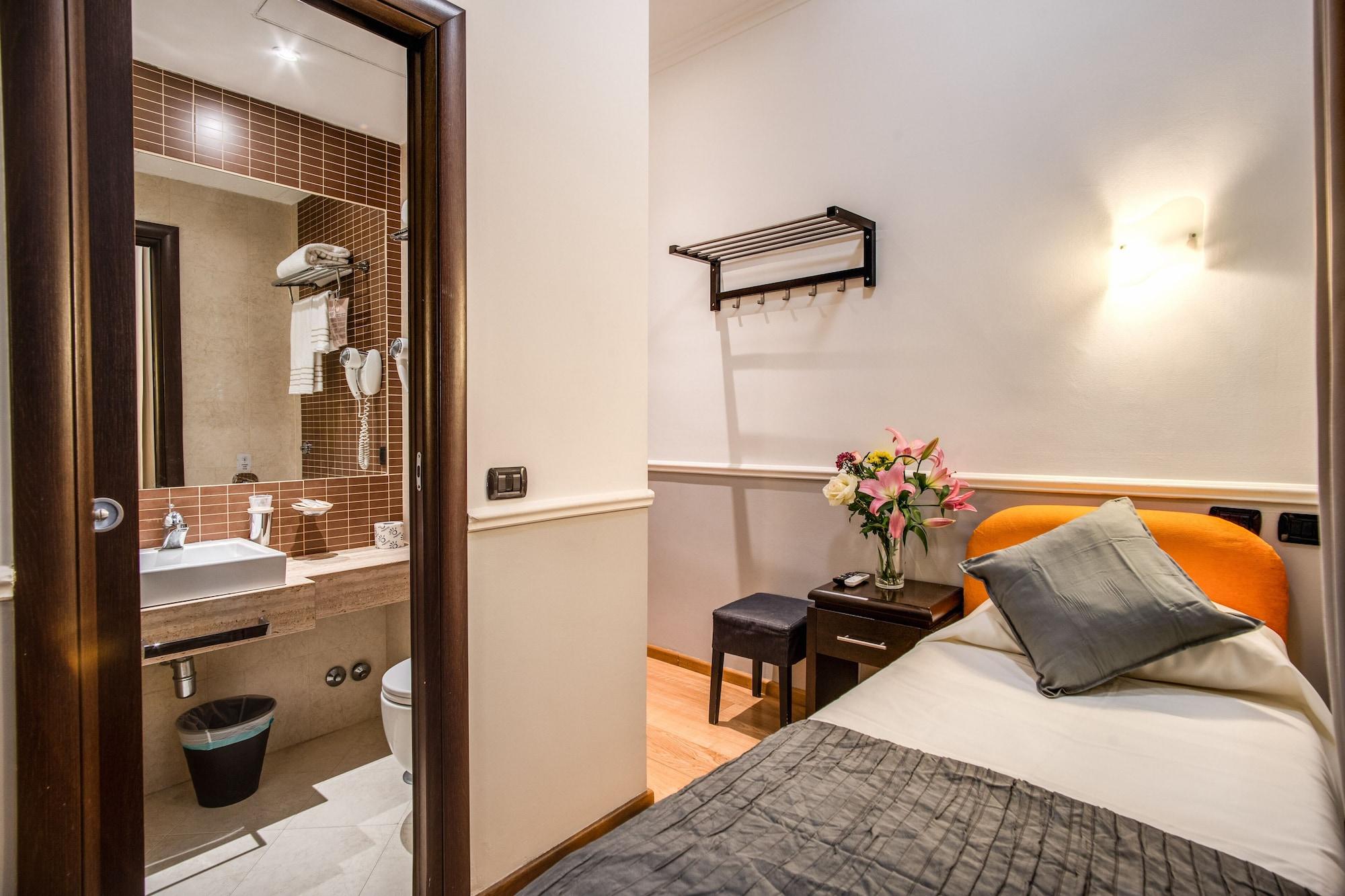 Hotel Everest Inn Рим Екстериор снимка